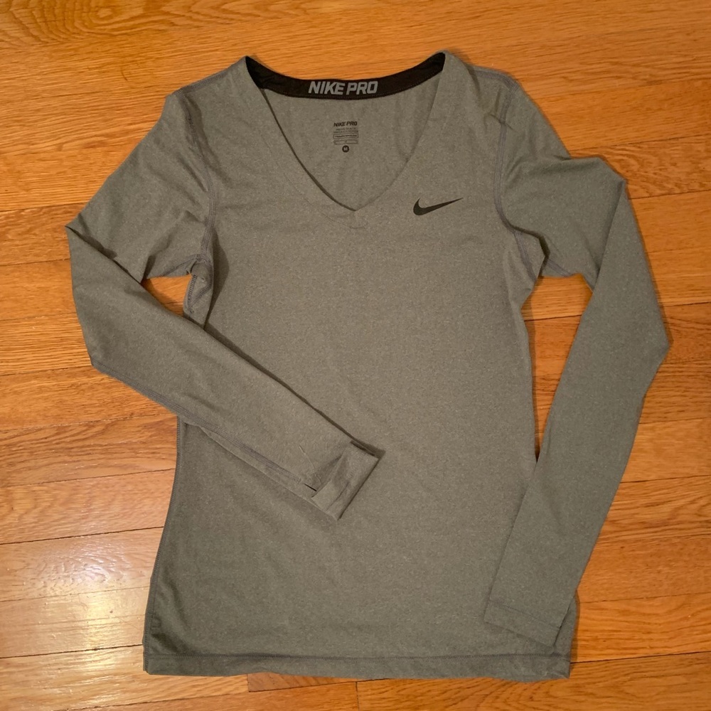 Women’s Nike pro shirt size m